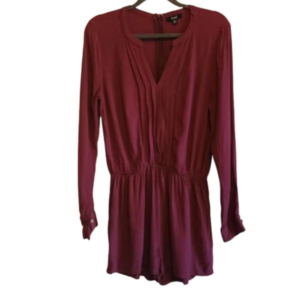 Very J Burgundy Romper M Long Sleeve Zip‎ Back Pockets Pleated Rayon Playsuit - Picture 2 of 14